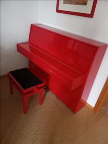 Abbildung: Sehr gut erhaltenes Klavier von Hohner