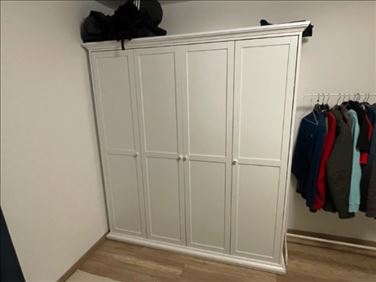 Abbildung: Schlafzimmerschrank